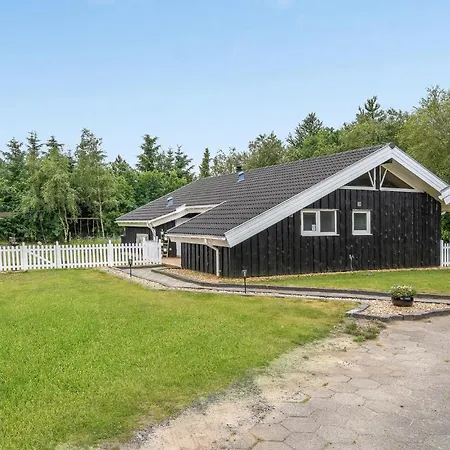 Lovely In With Kitchen Saltum