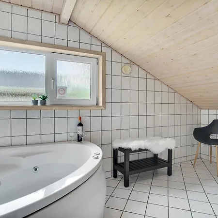 Casa de Férias Lovely Home In Saltum With Sauna *
