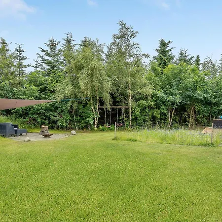 Lovely In With Kitchen Saltum