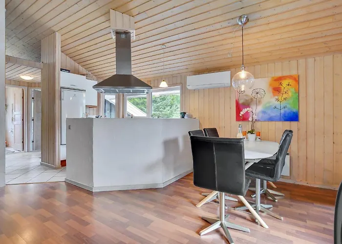 Prázdninový dům Lovely In With Kitchen Saltum