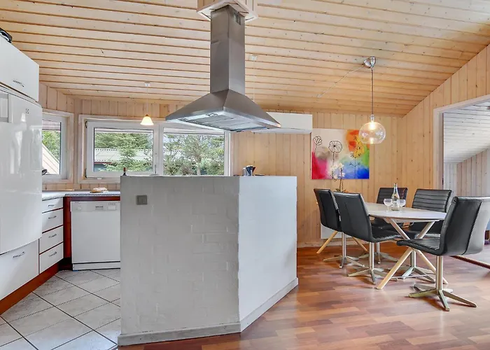 Prázdninový dům Lovely In With Kitchen